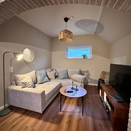 Ferienhaus Reetdachkate Am Deich *