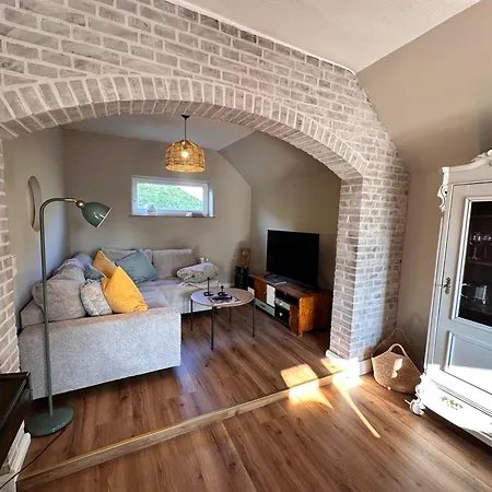 Reetdachkate Am Deich Seester