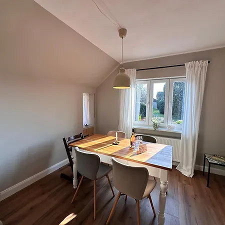 Ferienhaus Reetdachkate Am Deich *