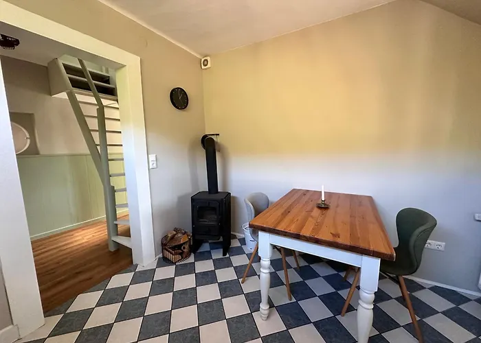 Reetdachkate Am Deich Seester